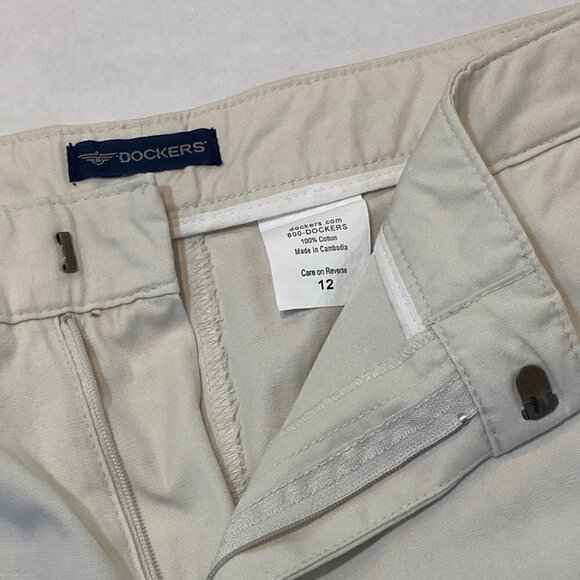 Dockers Original Flat-Front Khaki Chino Shorts, 12 - Picture 4 of 7